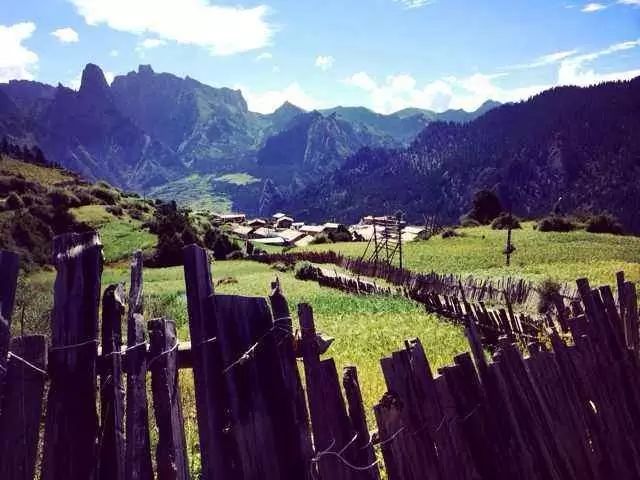最新化学成果揭秘，轻松探索自然美景的旅程