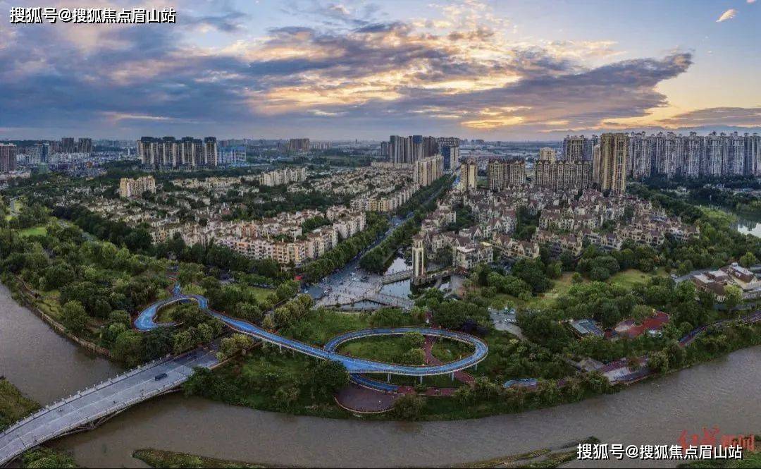 新都最新公告，开启学习之旅，拥抱变化，自信闪耀新时代